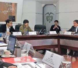 Mesa redonda de diálogo con expertos 